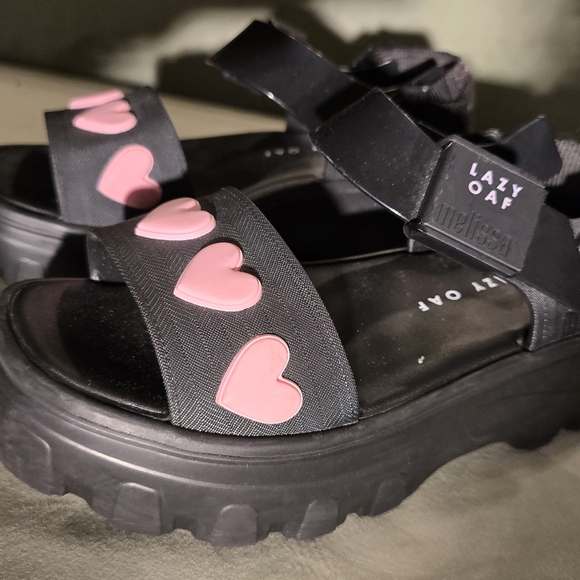 LO x Melissa sandals - Picture 2 of 6